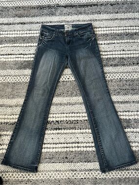 Women’s Boot Cut Jeans in Faded Blue - Comfortable Everyday Wear